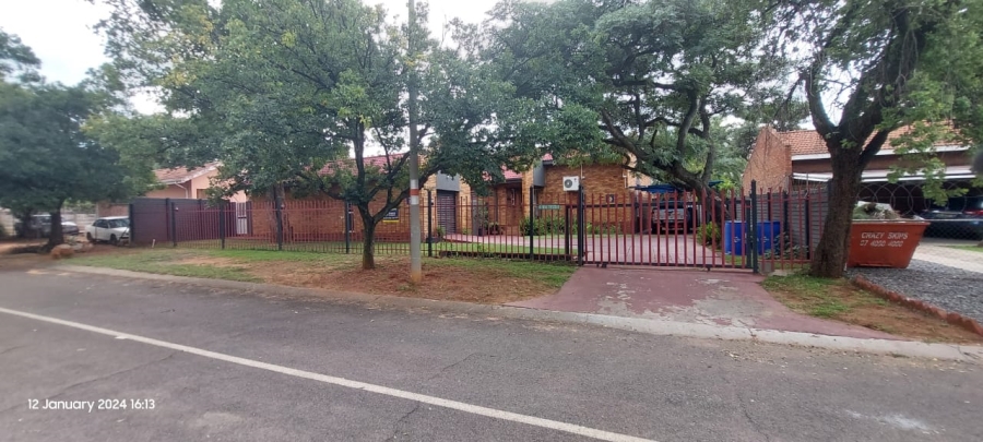3 Bedroom Property for Sale in Geelhoutpark North West